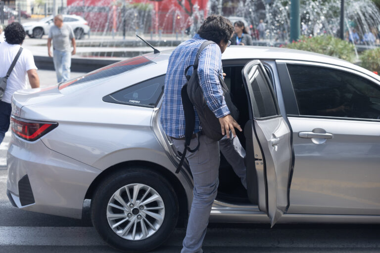 Más de 600 evaluaciones mensuales con clientes incógnitos en aplicativo ayudan a medir la experiencia de pasajeros y mejorar el servicio.