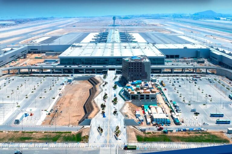 Nuevo aeropuerto Jorge Chávez a un año: el impacto en pasajeros y el rol de las apps—mal llamadas taxis por aplicativo— en llegadas y salidas